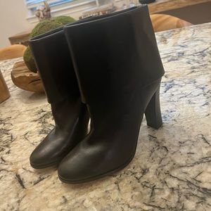 Black ankle leather boot